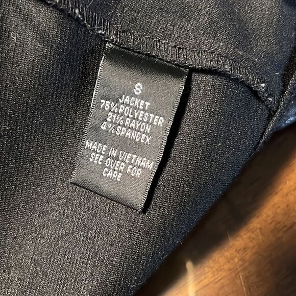 Iz Byer Crop Jacket
Size S - Picture 11 of 12